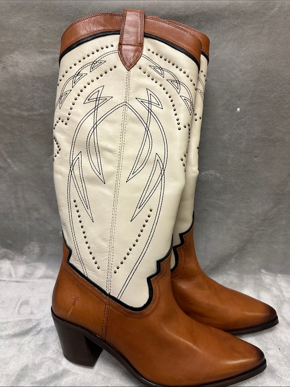 Frye Sara Studded Western Boots Size 9 - Picture 2 of 6
